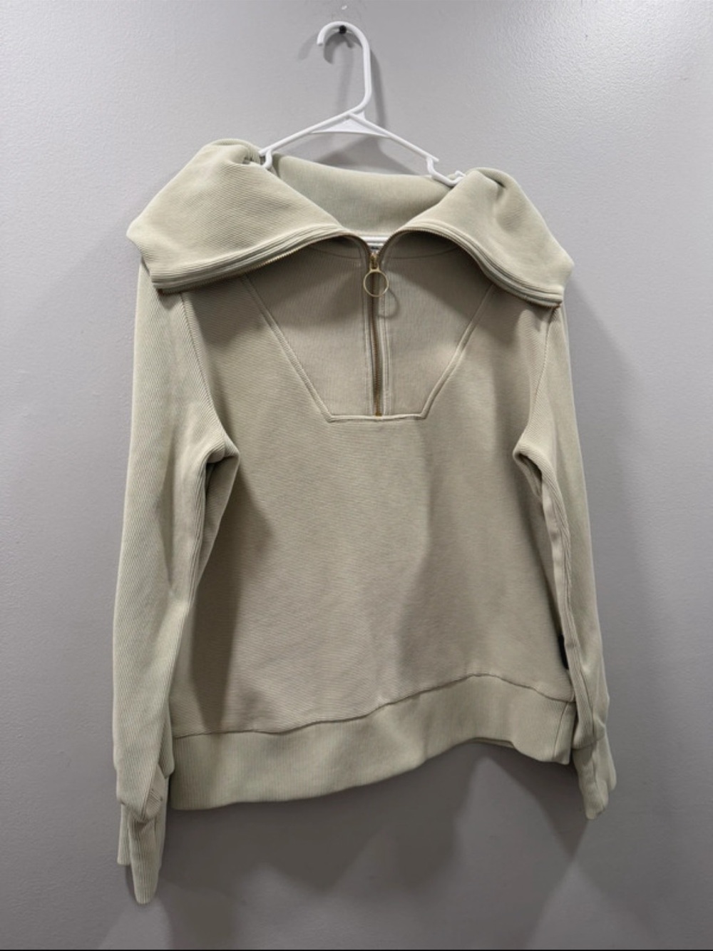 Varley womenโs ottoman quarter zip pull over sweatshirt size M green